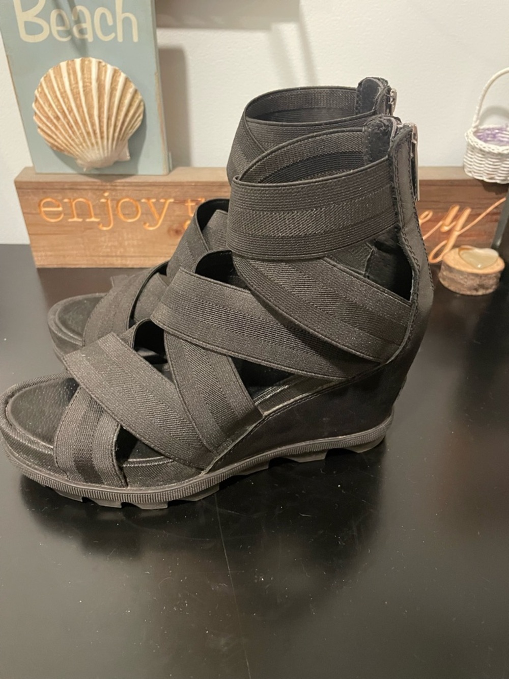 Sorel wedge sandals size 7 black - Picture 2 of 7